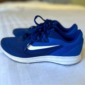 Nike Downshifter Blue AR4141-
400 Running Shoes Size 4Y